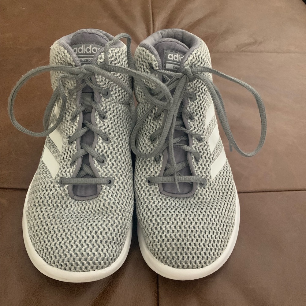 Boys grey and white Adidas Cloudform sneakers